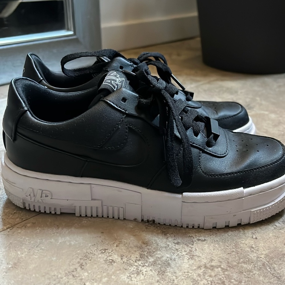 Black Nike air force